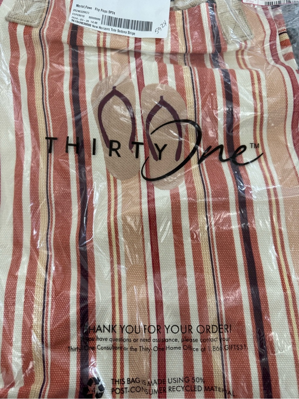 Brand NEW thirty-one new horizons tote in Sedona Stripe. Flip-flop embroidery.